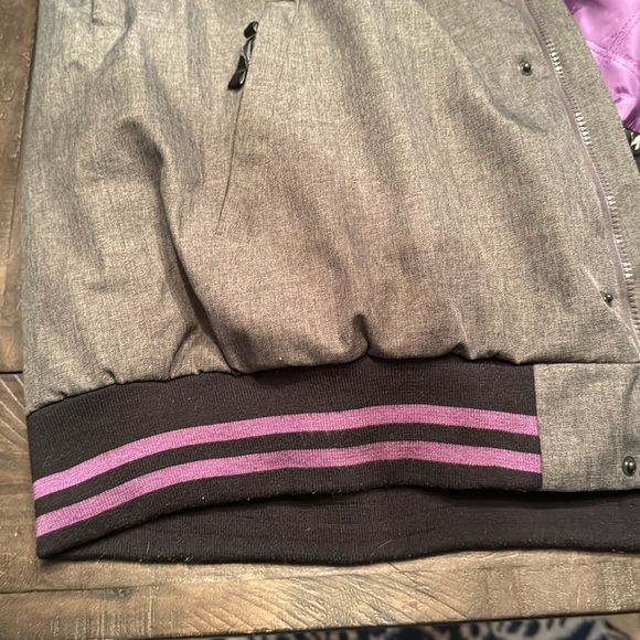 Saga Outwear hooded ski jacket. Size XL. - Picture 14 of 17